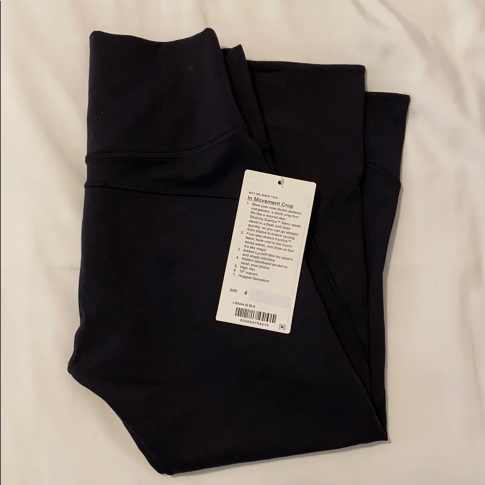 In Movement Crop lulu lemon leggings